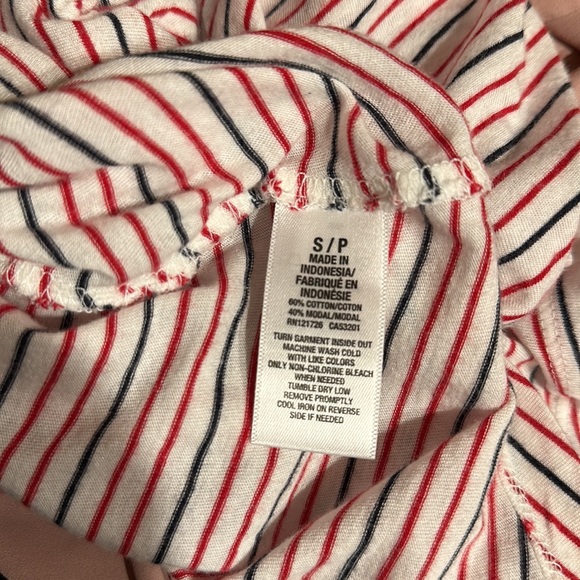 Aeropostale V Neck Short Sleeve Red and Black Striped Tee Shirt - Picture 9 of 9